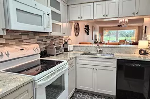 435 Cerromar Ln, Venice, FL 34293 - Photo 39