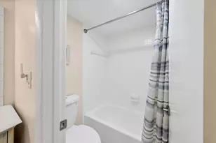 612 Bird Bay Dr S, Venice, FL 34285 - Photo 21