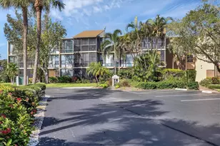 612 Bird Bay Dr S, Venice, FL 34285 - Photo 3