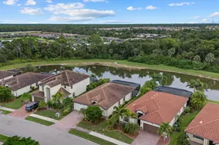 12285 Canavese Ln, Venice, FL 34293 - Photo 17