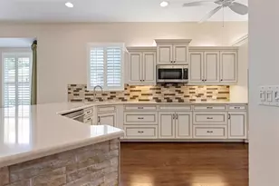 1817 Lancashire Dr, Venice, FL 34293 - Photo 17