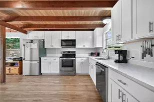 5075 Lemon Bay Dr, Venice, FL 34293 - Photo 7