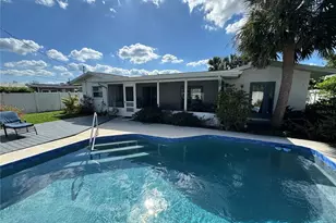 1775 Valencia Dr, Venice, FL 34293 - Photo 3