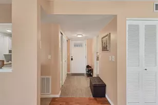 822 Capri Isles Blvd, Venice, FL 34292 - Photo 7