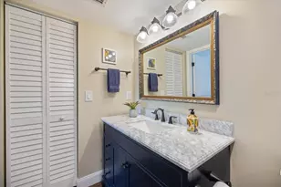 726 Bird Bay Dr W, Venice, FL 34285 - Photo 17