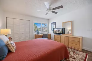 726 Bird Bay Dr W, Venice, FL 34285 - Photo 15