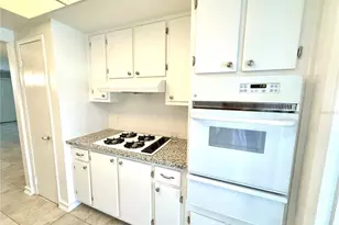 5945 21st St N, Saint Petersburg, FL 33714 - Photo 7