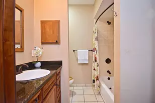 302 Colonia Ln W, Nokomis, FL 34275 - Photo 9