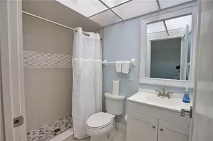 902 Gibbs Rd, Venice, FL 34285 - Photo 17