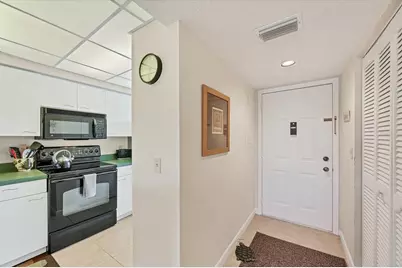 823 Wexford Boulevard #823, Venice, FL 34293 - Photo 7