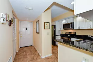 433 Cerromar Ln, Venice, FL 34293 - Photo 3