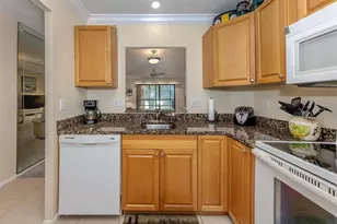 361 Airport Ave E, Venice, FL 34285 - Photo 15