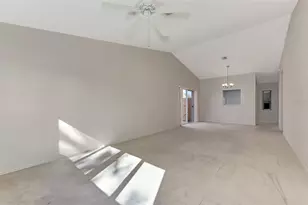 607 Ironwood Cir, Venice, FL 34292 - Photo 9