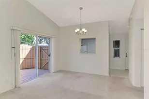 607 Ironwood Cir, Venice, FL 34292 - Photo 7