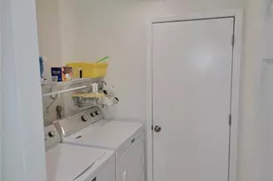 611 Paget Dr, Venice, FL 34293 - Photo 11