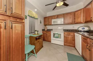806 Capri Isles Blvd, Venice, FL 34292 - Photo 9