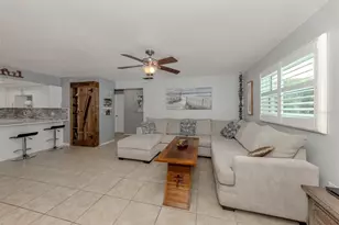 537 Manatee Ct, Venice, FL 34285 - Photo 11
