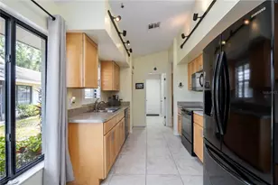 269 Southampton Dr, Venice, FL 34293 - Photo 15