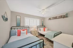 116 Vista Hermosa Cir, Sarasota, FL 34242 - Photo 15