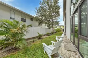 116 Vista Hermosa Cir, Sarasota, FL 34242 - Photo 23