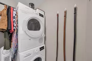 116 Vista Hermosa Cir, Sarasota, FL 34242 - Photo 17