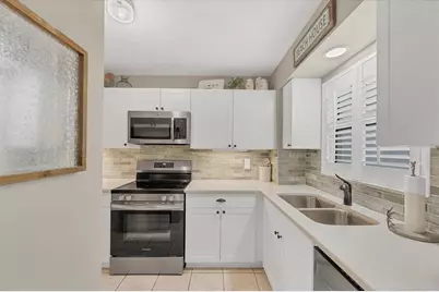 116 Vista Hermosa Circle #108C, Sarasota, FL 34242 - Photo 7