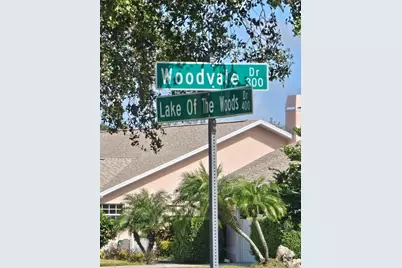 417 Lake Of The Woods Drive, Venice, FL 34293 - Photo 5