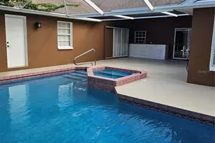 417 Lake of the Woods Dr, Venice, FL 34293 - Photo 13