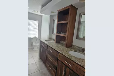 417 Lake Of The Woods Drive, Venice, FL 34293 - Photo 33