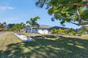 158 Hourglass Dr, Venice, FL 34293 - Photo 5