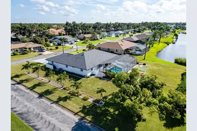 158 Hourglass Drive, Venice, FL 34293 - Photo 3