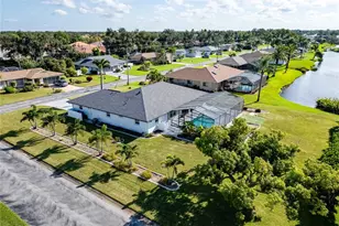 158 Hourglass Dr, Venice, FL 34293 - Photo 3