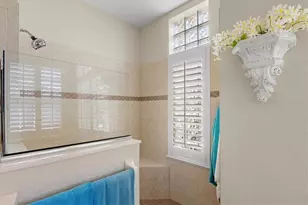 210 Lake Victoria Ct, Englewood, FL 34223 - Photo 31