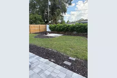 1215 Laurel Avenue, Venice, FL 34285 - Photo 11