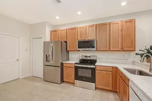 1821 Batello Dr, Venice, FL 34292 - Photo 9