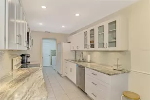 4765 Oak Forest Dr W, Sarasota, FL 34231 - Photo 9