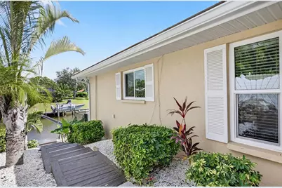 319 Oakwood Circle, Englewood, FL 34223 - Photo 27