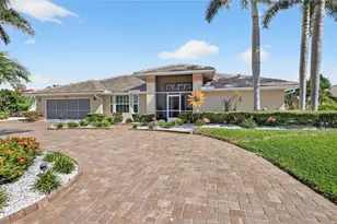 319 Oakwood Cir, Englewood, FL 34223 - Photo 5