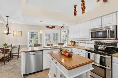 319 Oakwood Circle, Englewood, FL 34223 - Photo 11