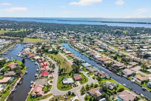 319 Oakwood Cir, Englewood, FL 34223 - Photo 45