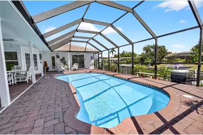 319 Oakwood Circle, Englewood, FL 34223 - Photo 19