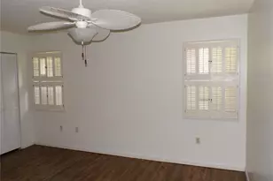 638 Bird Bay Dr E, Venice, FL 34285 - Photo 5