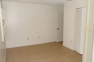 638 Bird Bay Dr E, Venice, FL 34285 - Photo 9