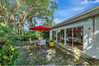 112 Field Avenue East, Venice, FL 34285 - Photo 37