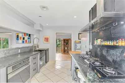 112 Field Avenue East, Venice, FL 34285 - Photo 17