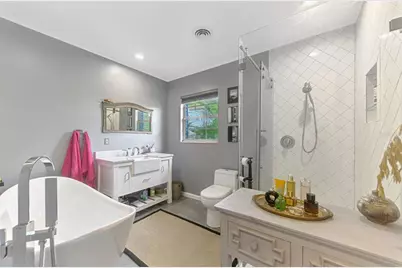 112 Field Avenue East, Venice, FL 34285 - Photo 25