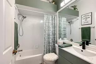 560 Fallbrook Dr, Venice, FL 34292 - Photo 29