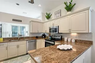 560 Fallbrook Dr, Venice, FL 34292 - Photo 13