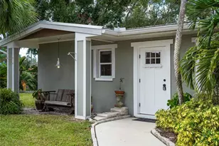 32 Bay Ave, Osprey, FL 34229 - Photo 3