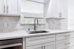 564 Circlewood Dr, Venice, FL 34293 - Photo 3